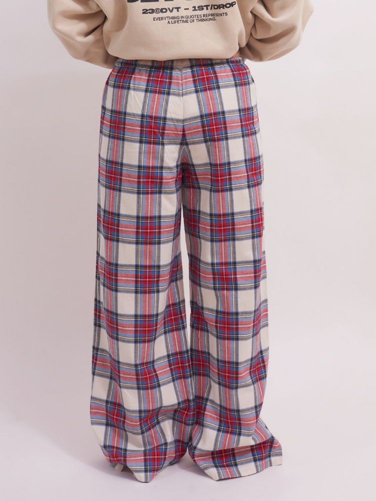 
                                            
                                                LOW-RISE WIDE-LEG Lounge Pants in Red Cream Plaid
                                            
                                        