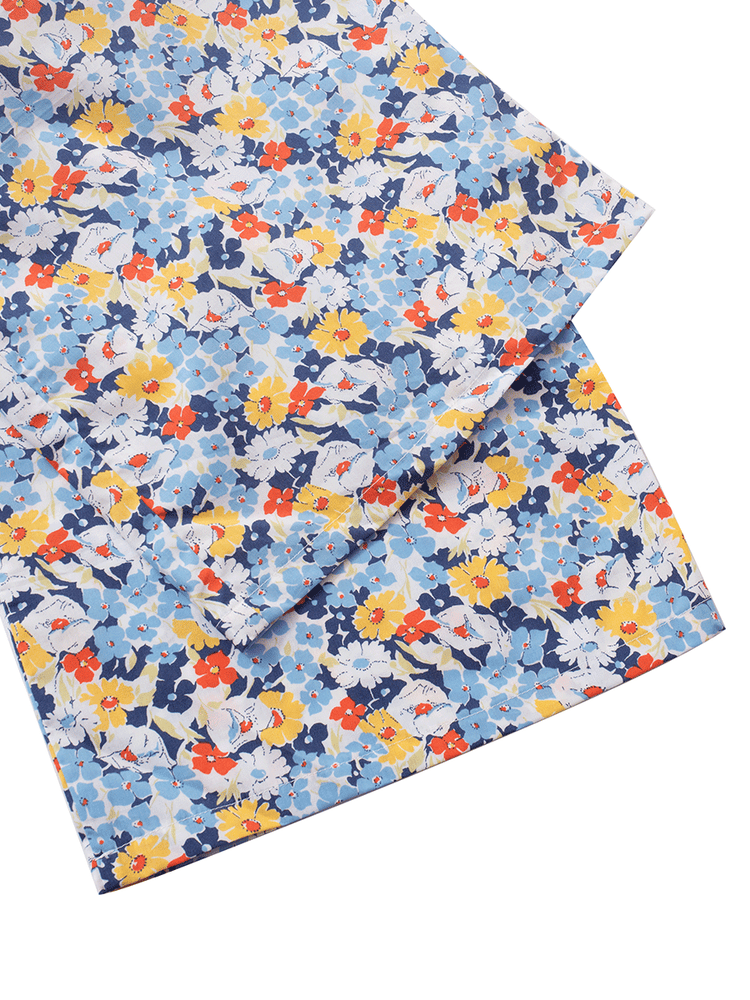 
                                            
                                                LOW-RISE WIDE-LEG Lounge Pants in Blue Ditsy Floral Print
                                            
                                        